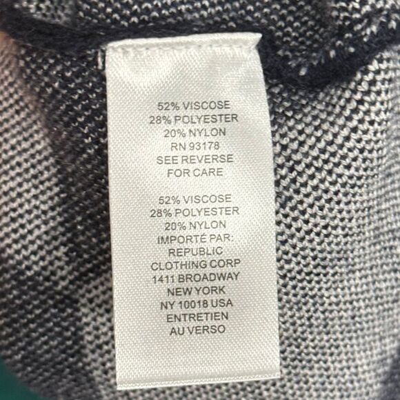 Tahari Blue and White Abstract Print Sweater | Sz S, NWT - Picture 6 of 7